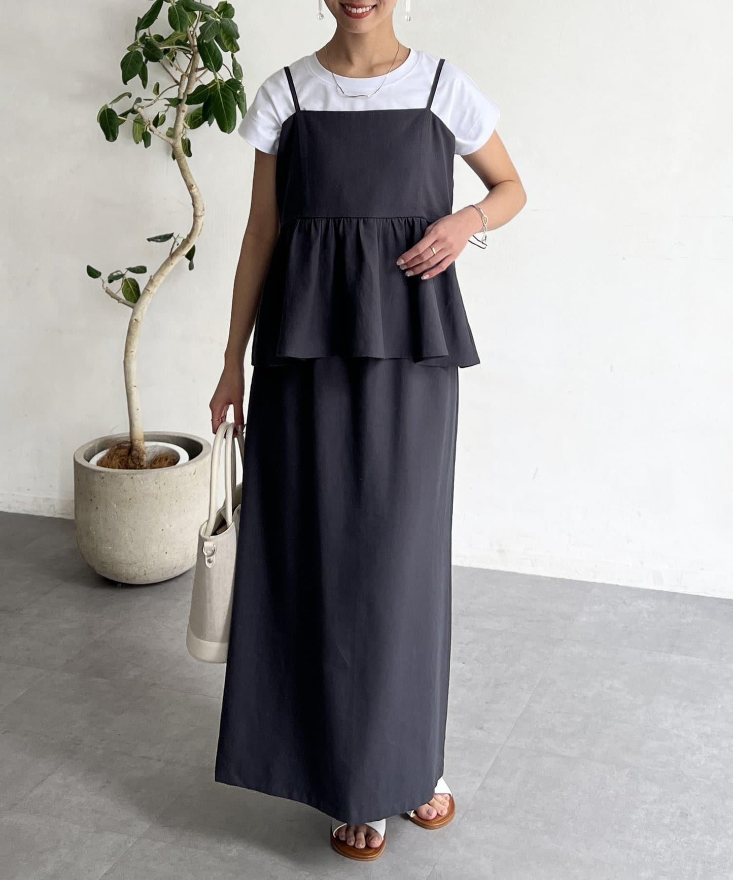 【搭配力出眾】【成熟可愛體型修飾】吊帶連衣裙×緊身裙