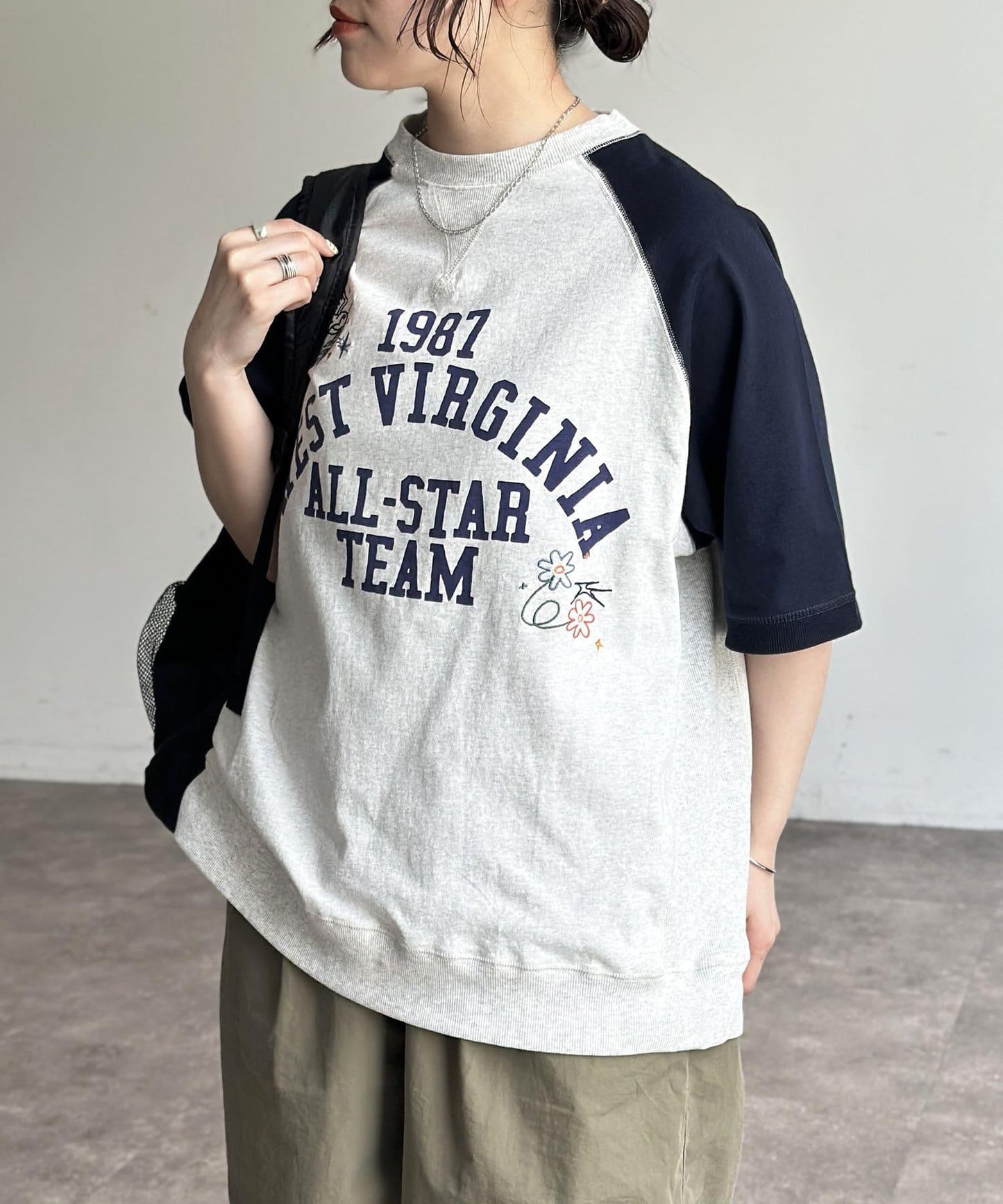 塗鴉刺繡學院標誌短袖T恤