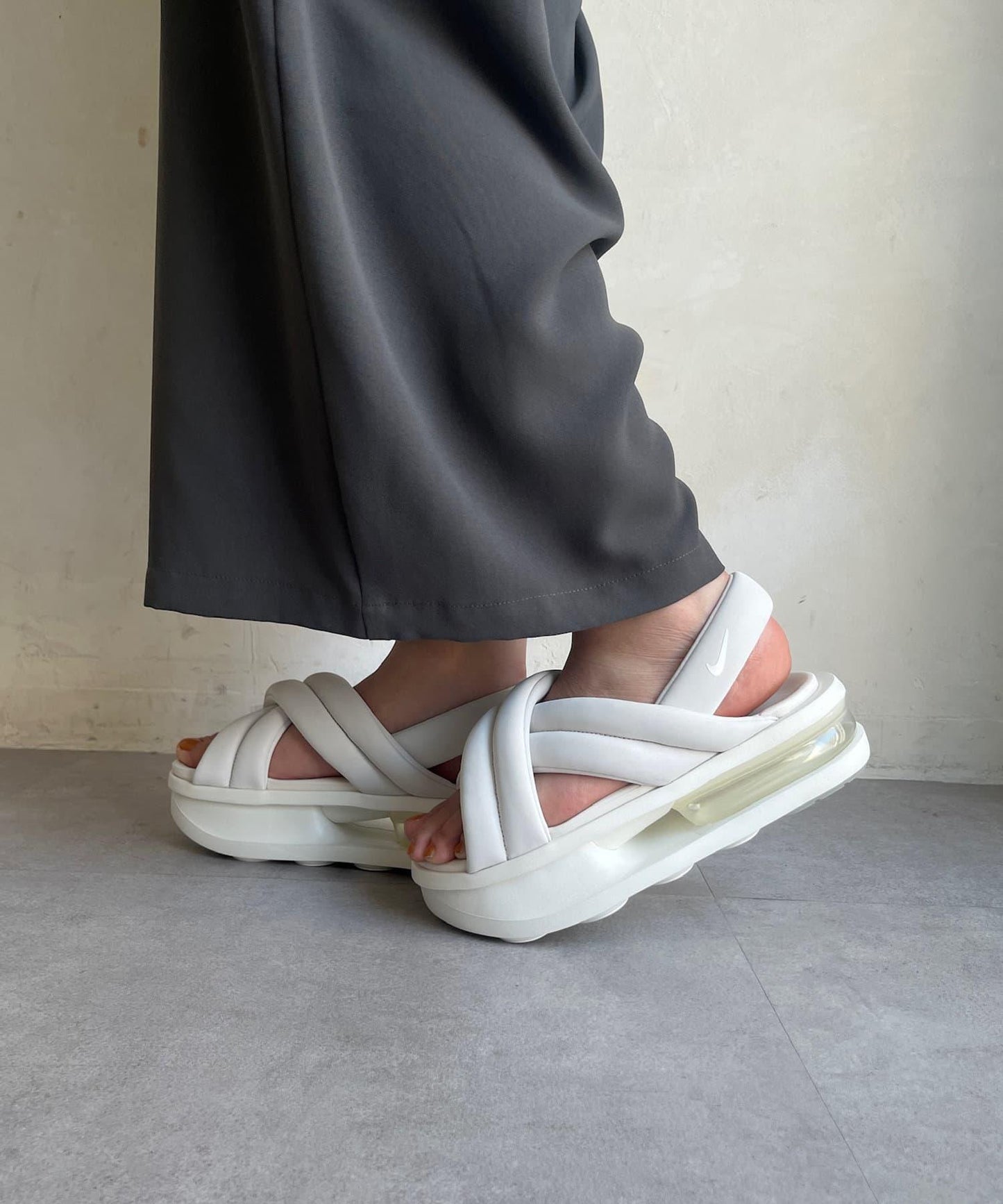 【耐克/NIKE】女士 空氣島 涼鞋