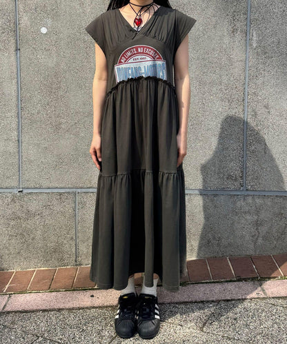 剪裁logo荷葉邊長款連衣裙