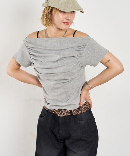 荷葉邊露肩短袖上衣