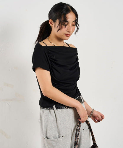 荷葉邊露肩短袖上衣