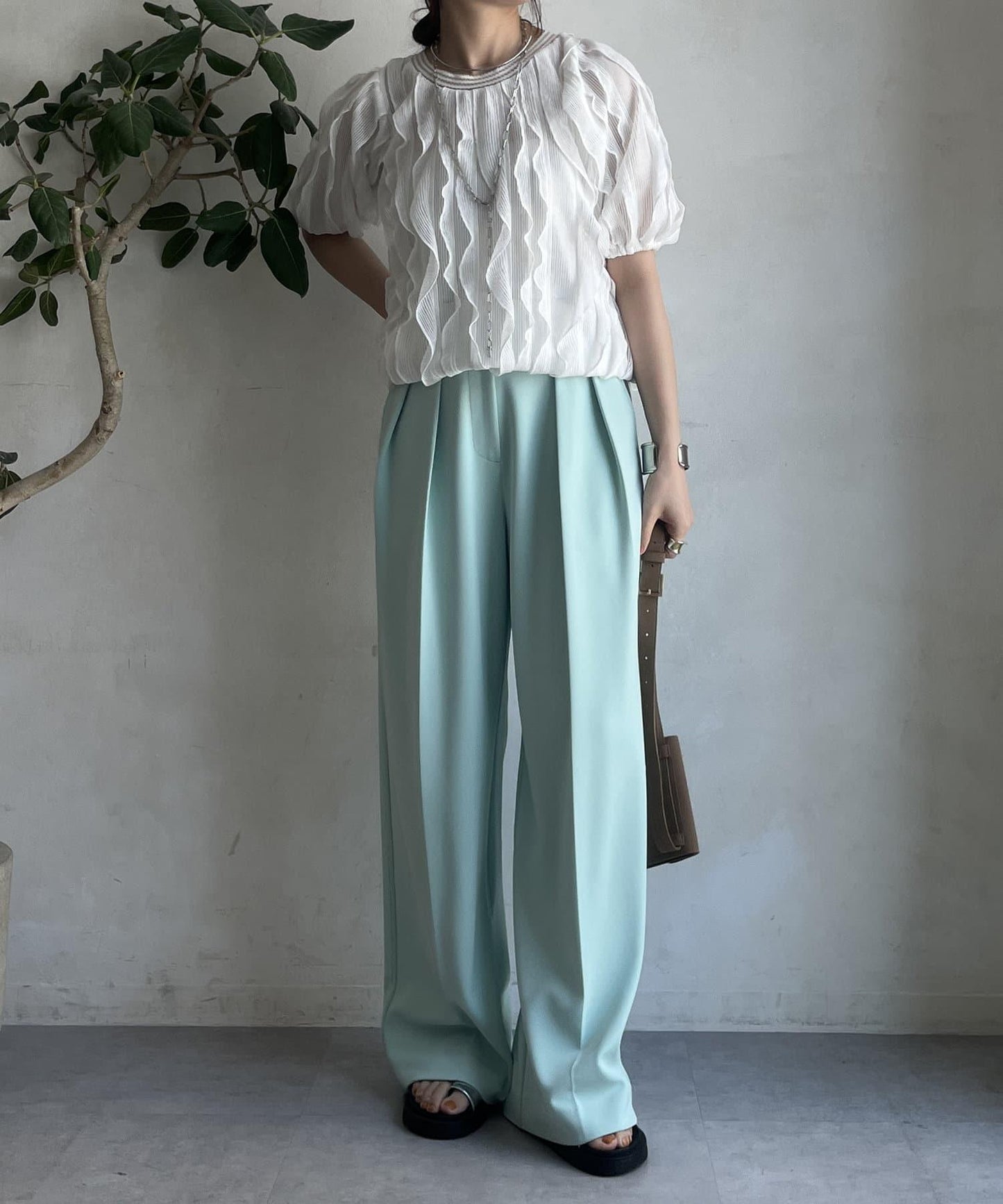 【限定】褶邊蕾絲上衣