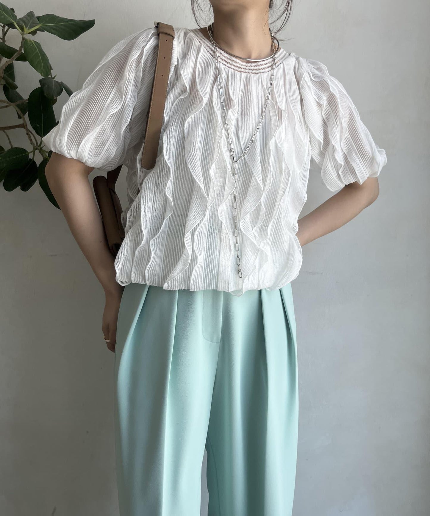 【限定】褶邊蕾絲上衣