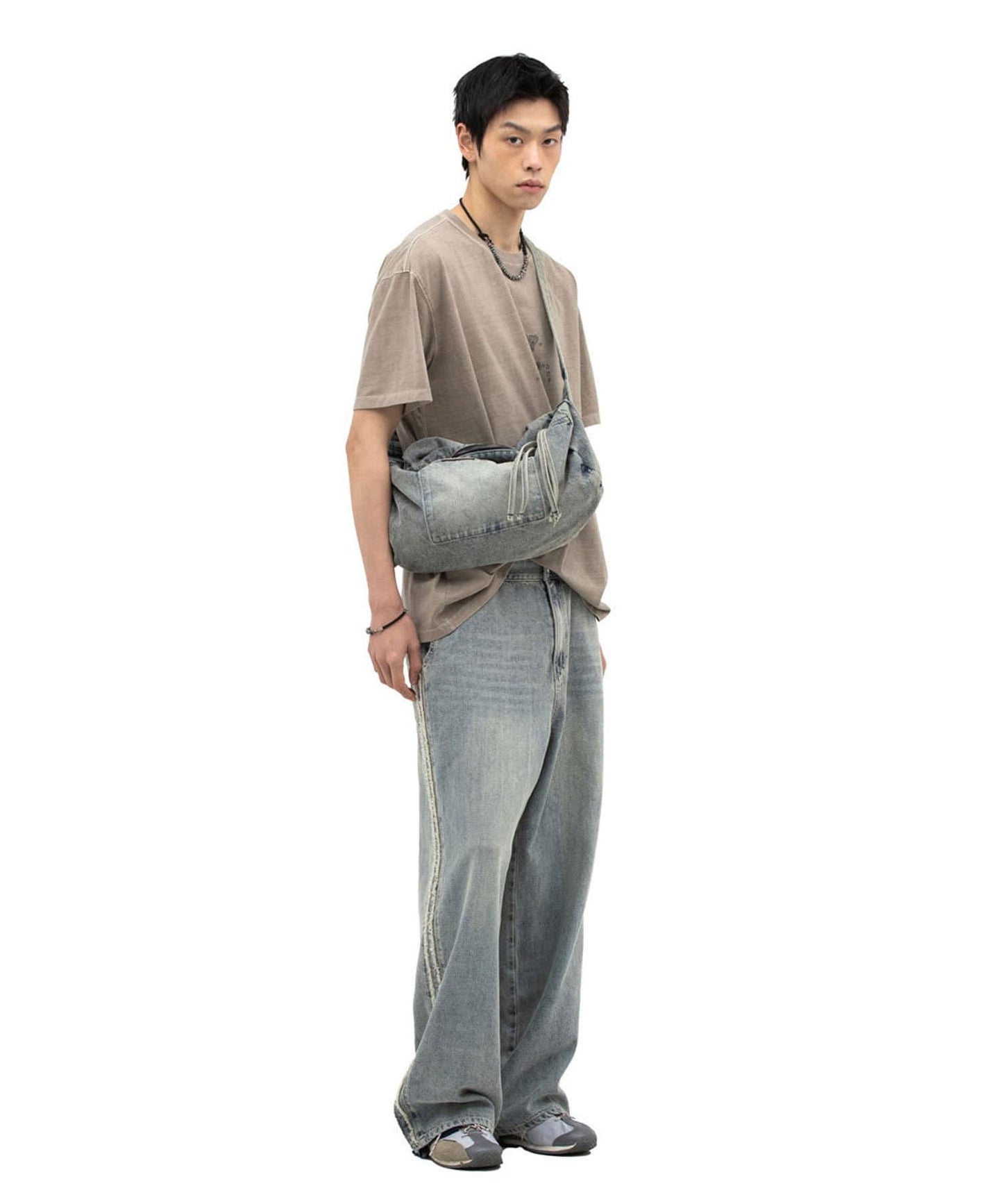 【DEFGARMENTS/デフグラメンツ】側軌直筒牛仔褲