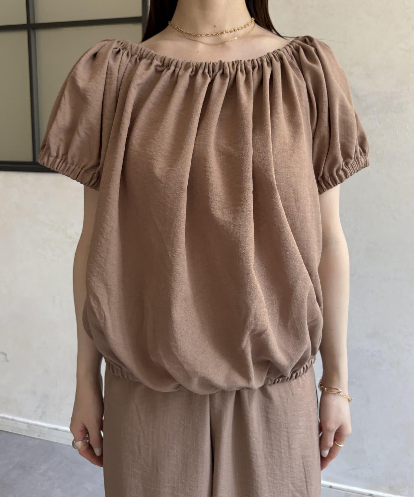 荷葉邊上衣×褲子套裝