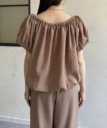荷葉邊上衣×褲子套裝