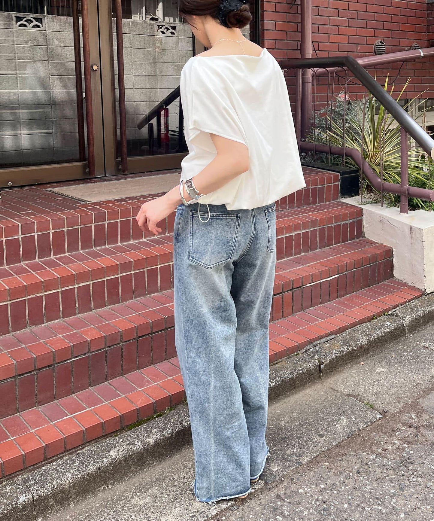《健康肌露膚》法式短袖露肩衛衣