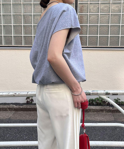 《健康肌露膚》法式短袖露肩衛衣
