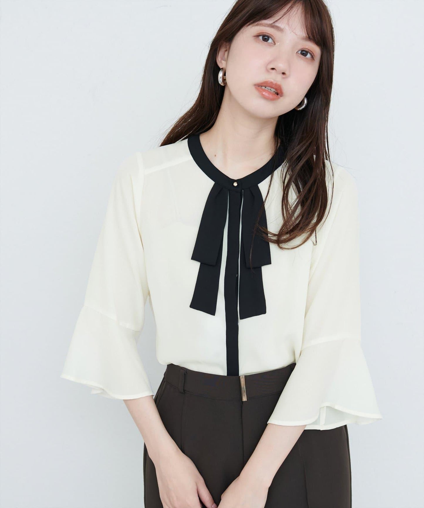 【限定】喇叭袖蝴蝶結領帶襯衫