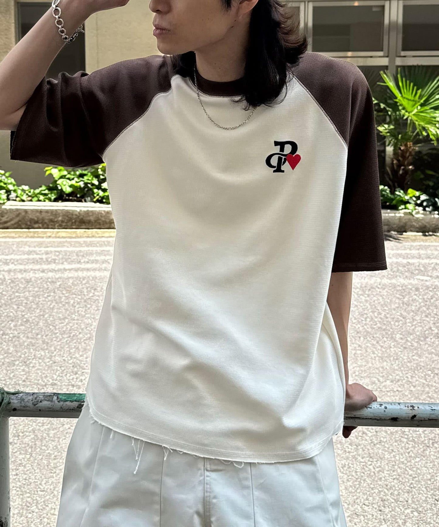 一點刺繡拉鍊拉桿圓領保暖短袖T恤