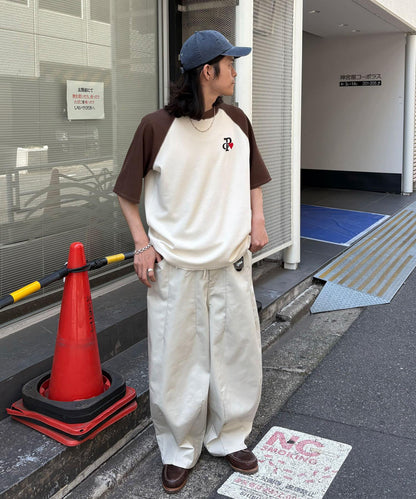 一點刺繡拉鍊拉桿圓領保暖短袖T恤