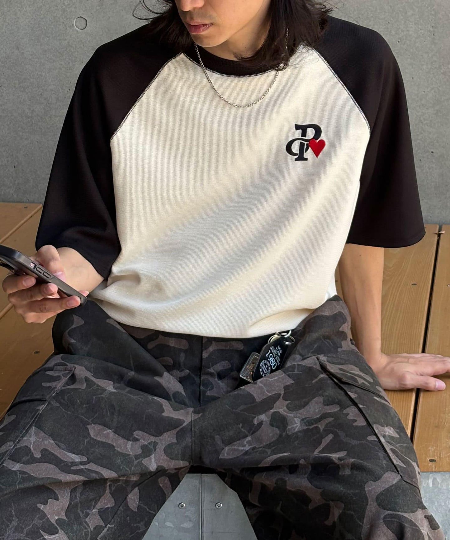 一點刺繡拉鍊拉桿圓領保暖短袖T恤