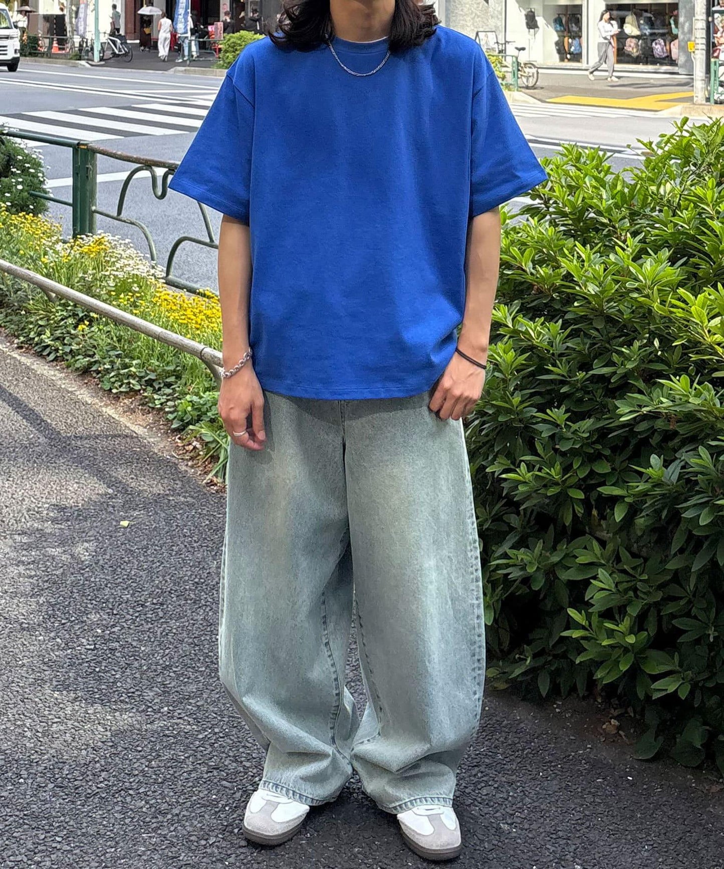 重量箱型剪影T恤