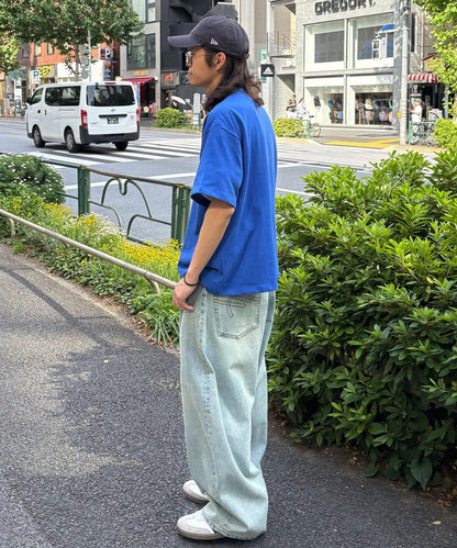 重量箱型剪影T恤