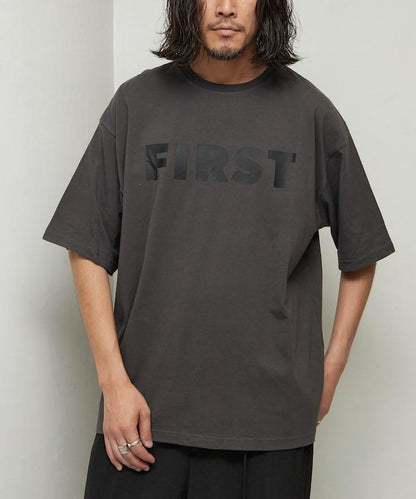 6盎司 前面標誌印花 圓領T恤 / 印花T恤 FIRST