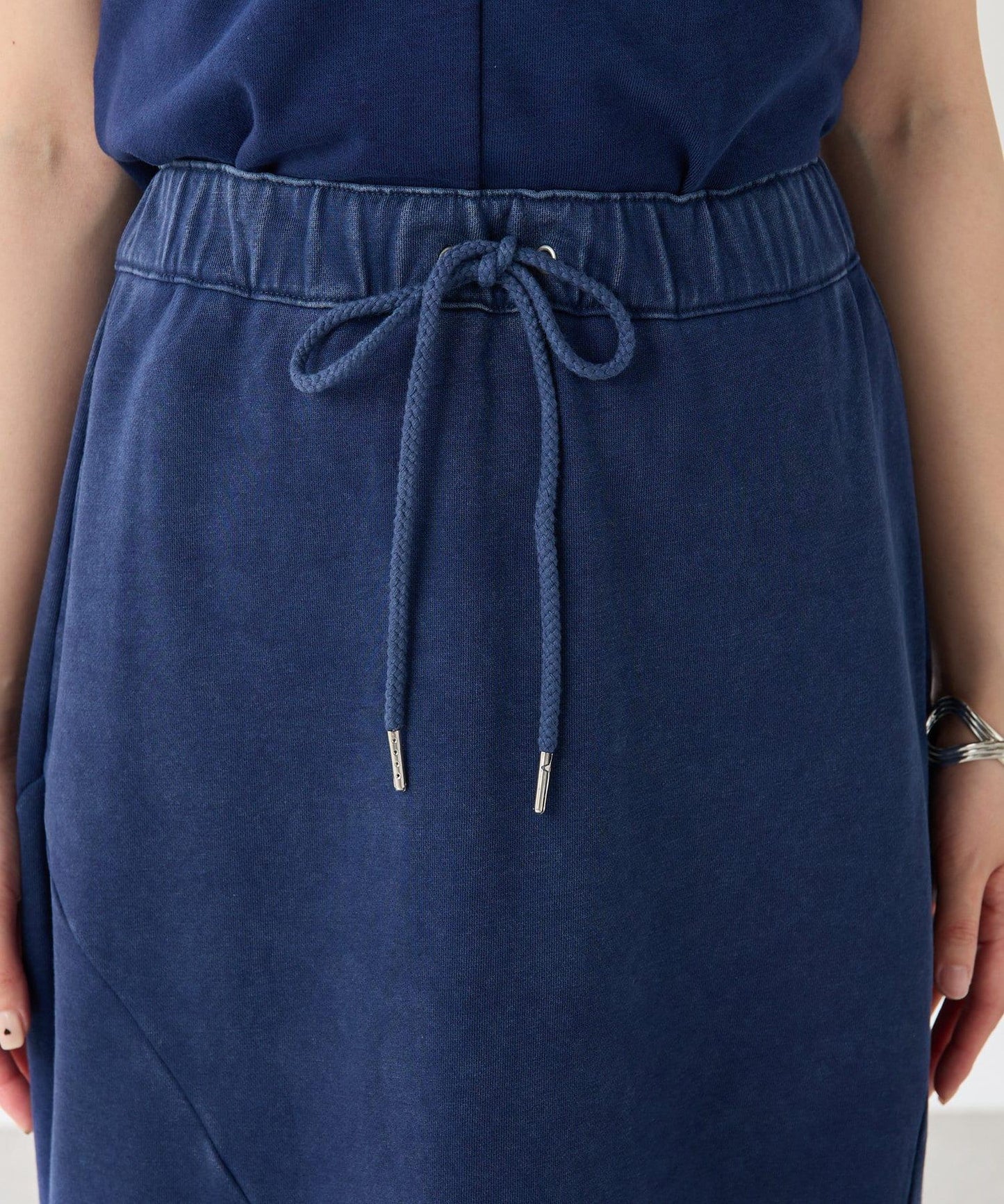 【減肥效果】Q.anos 魚鱗拼接裙