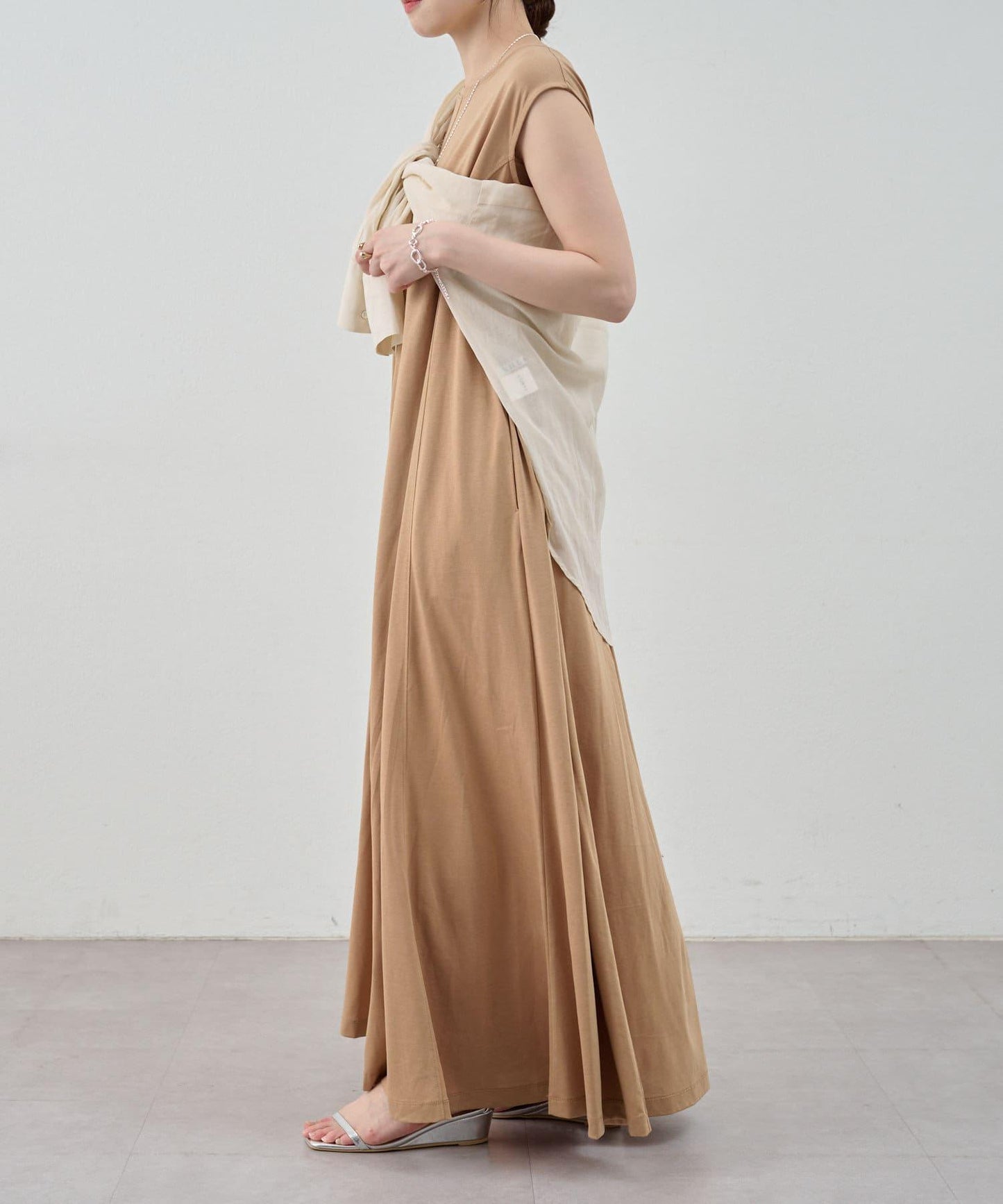 荷葉邊N/S連衣裙