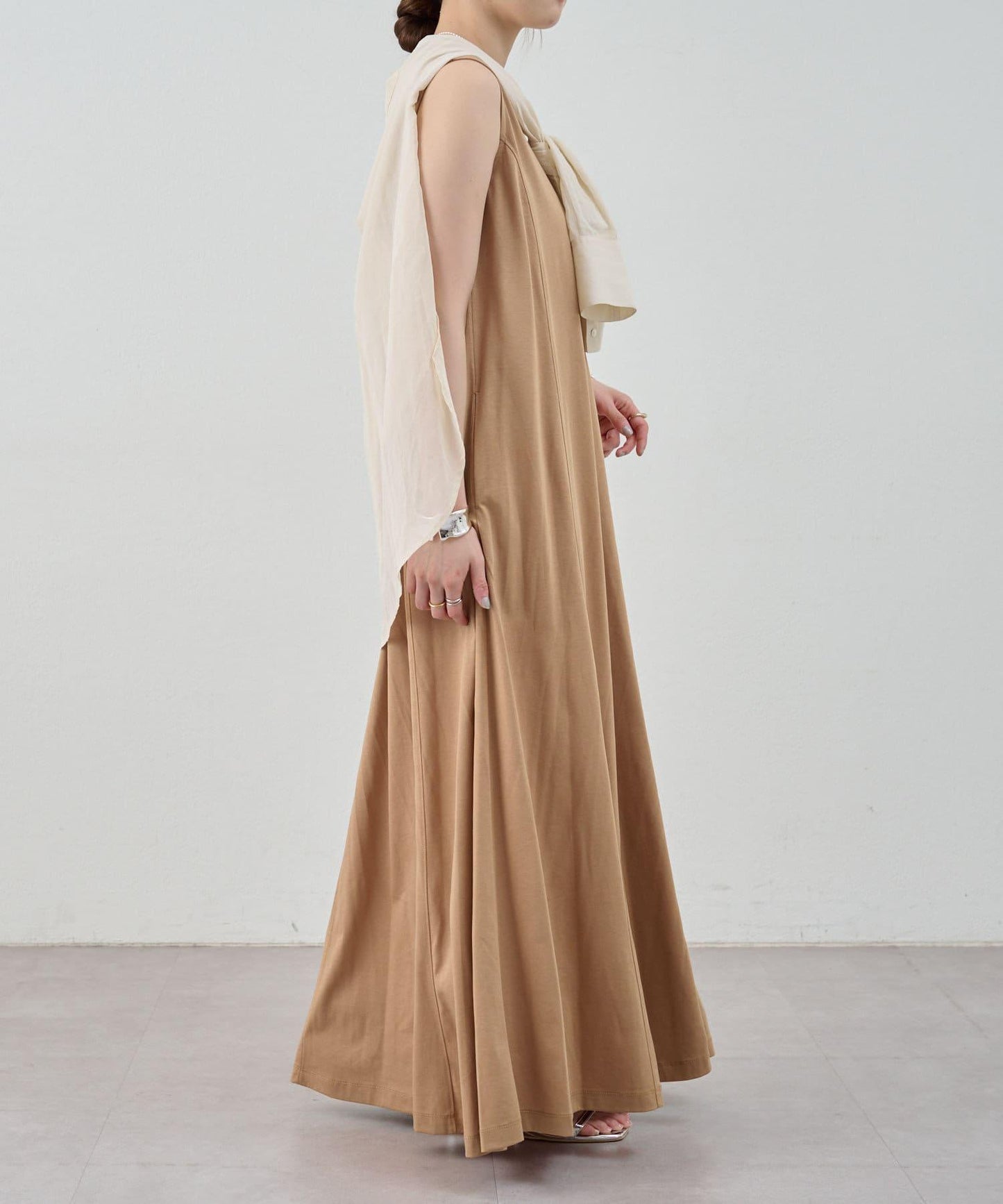 荷葉邊N/S連衣裙