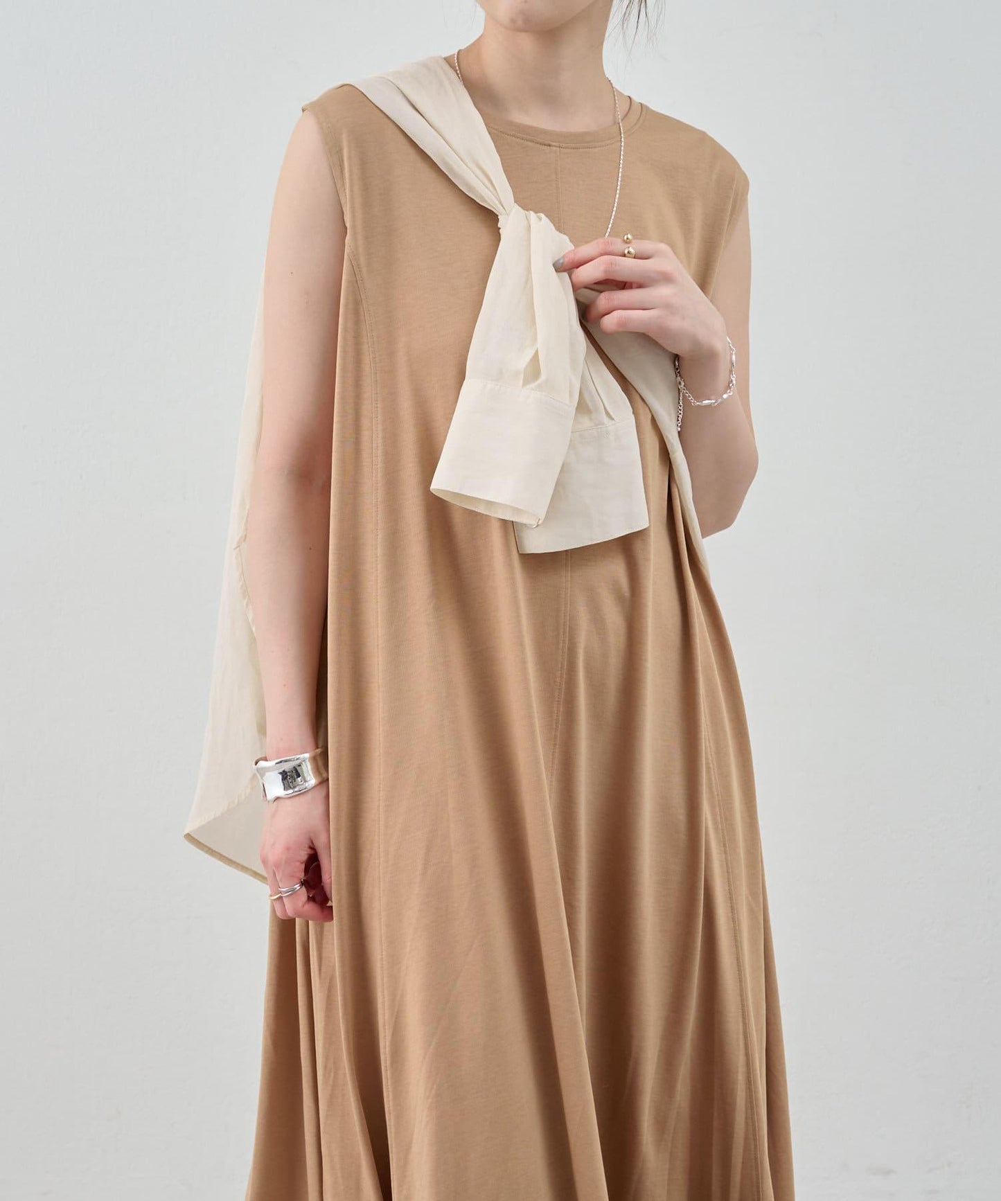 荷葉邊N/S連衣裙