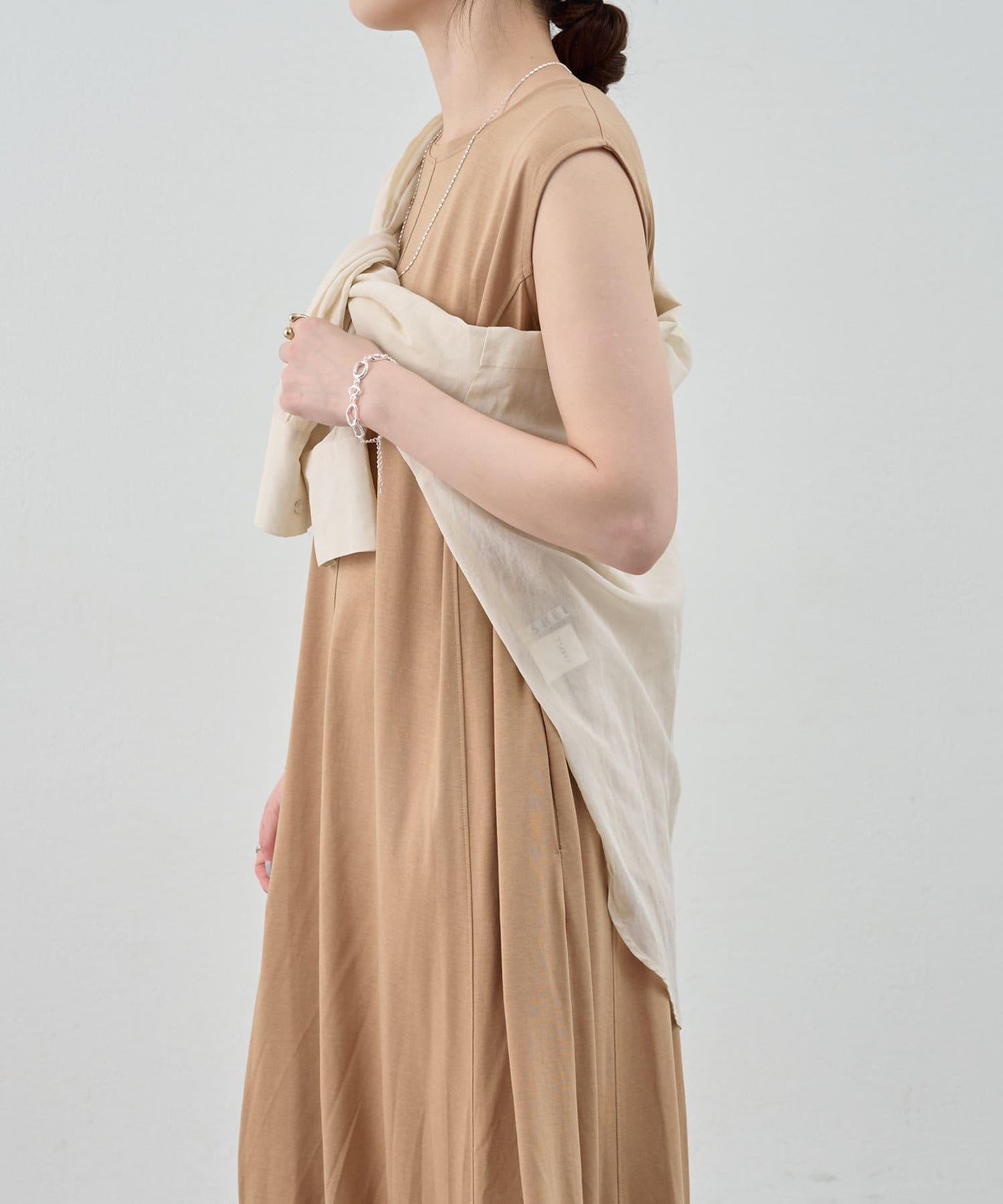 荷葉邊N/S連衣裙