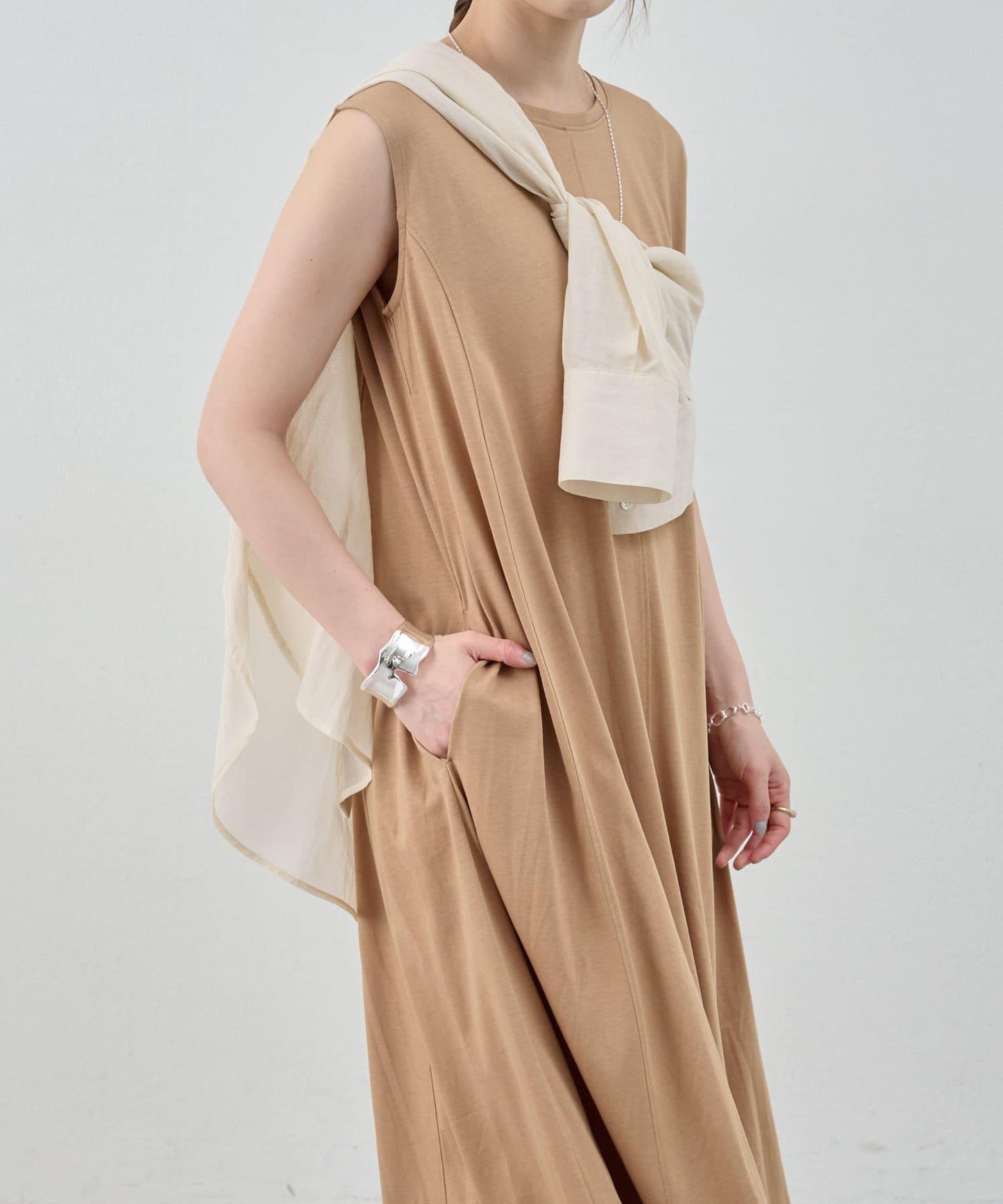 荷葉邊N/S連衣裙