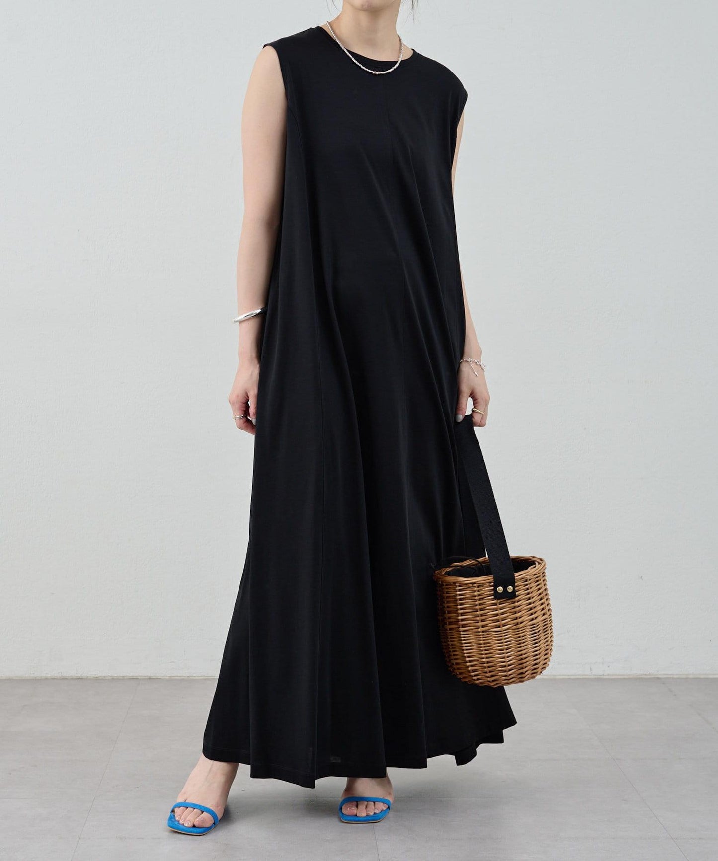 荷葉邊N/S連衣裙