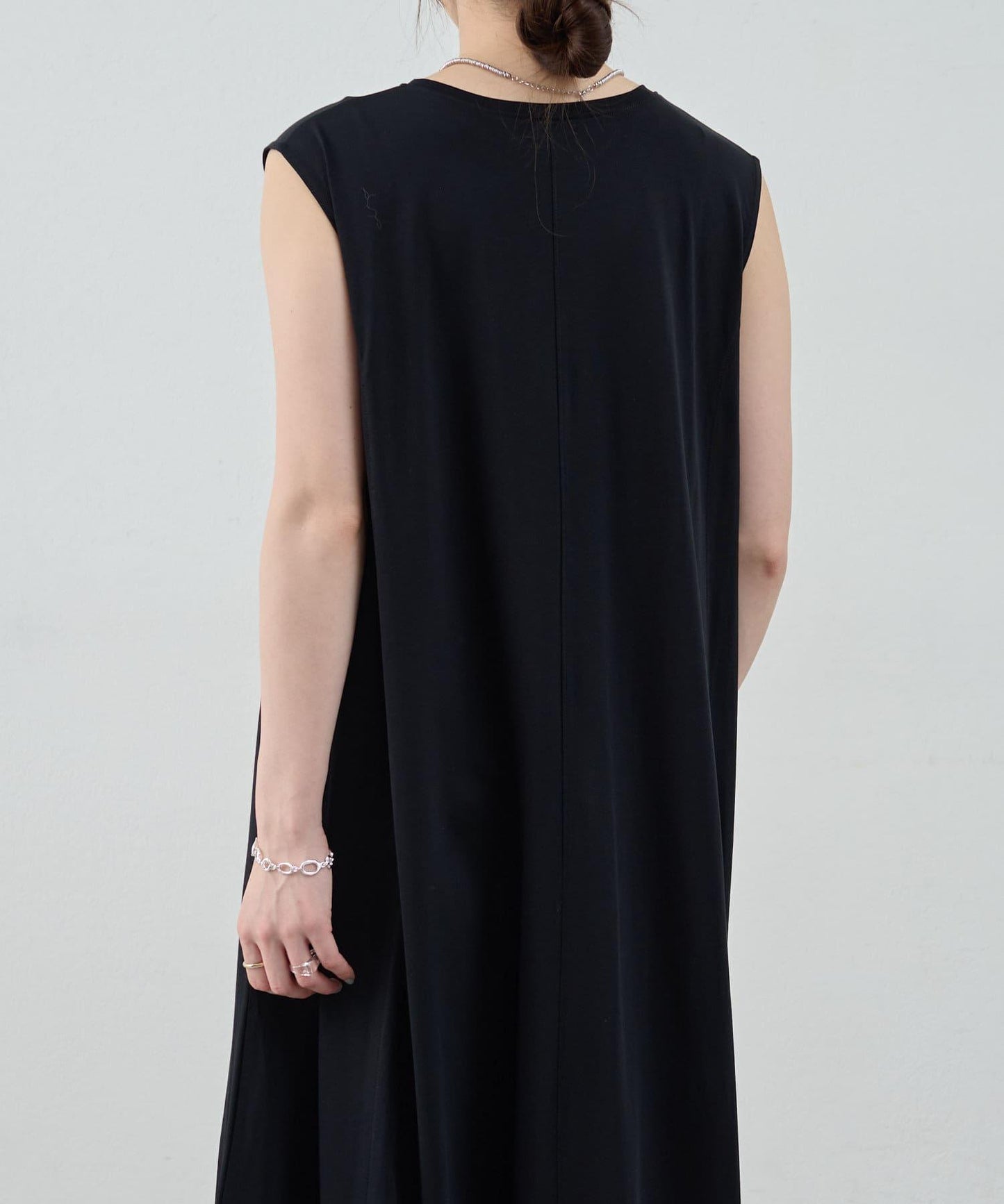 荷葉邊N/S連衣裙