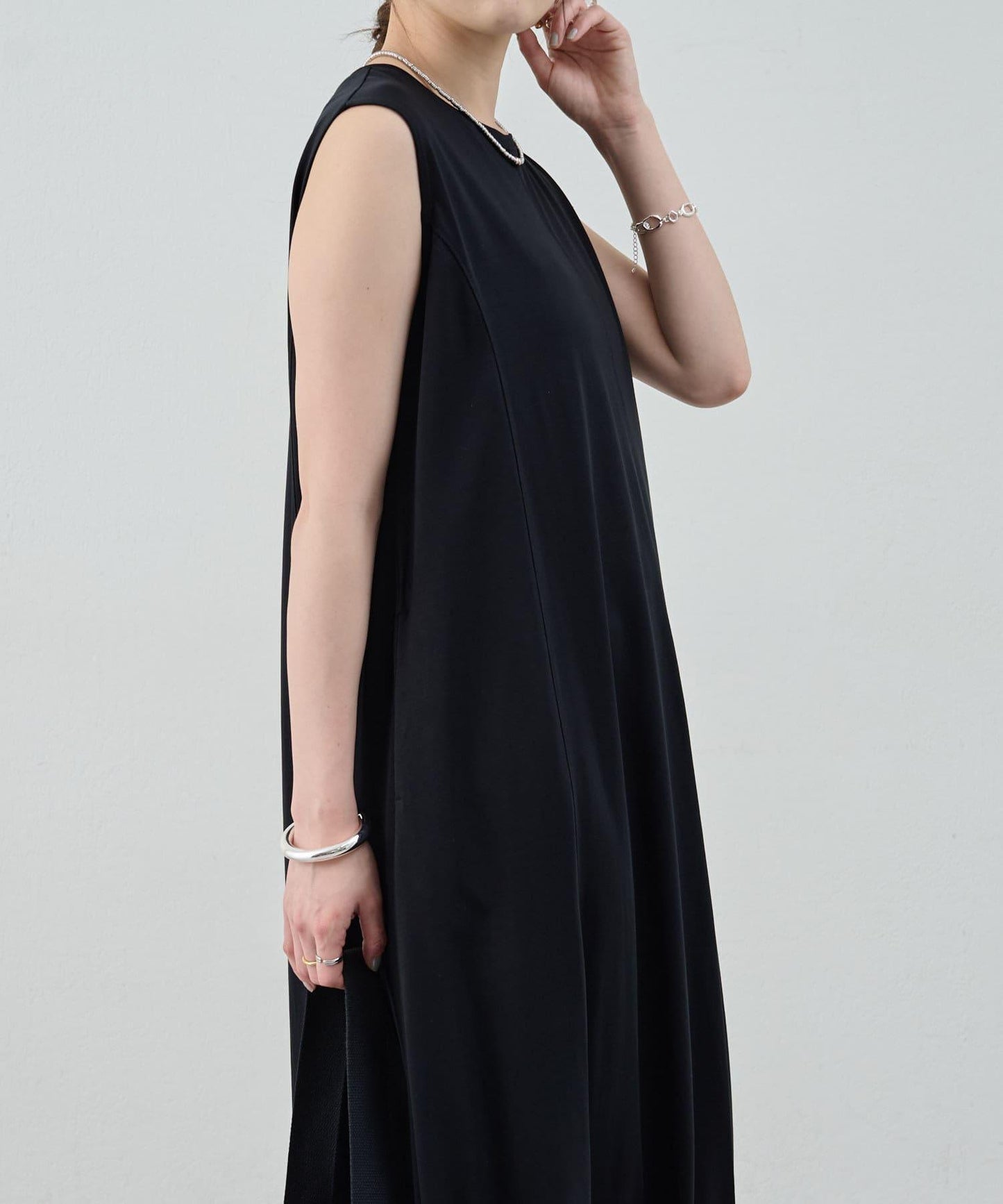 荷葉邊N/S連衣裙