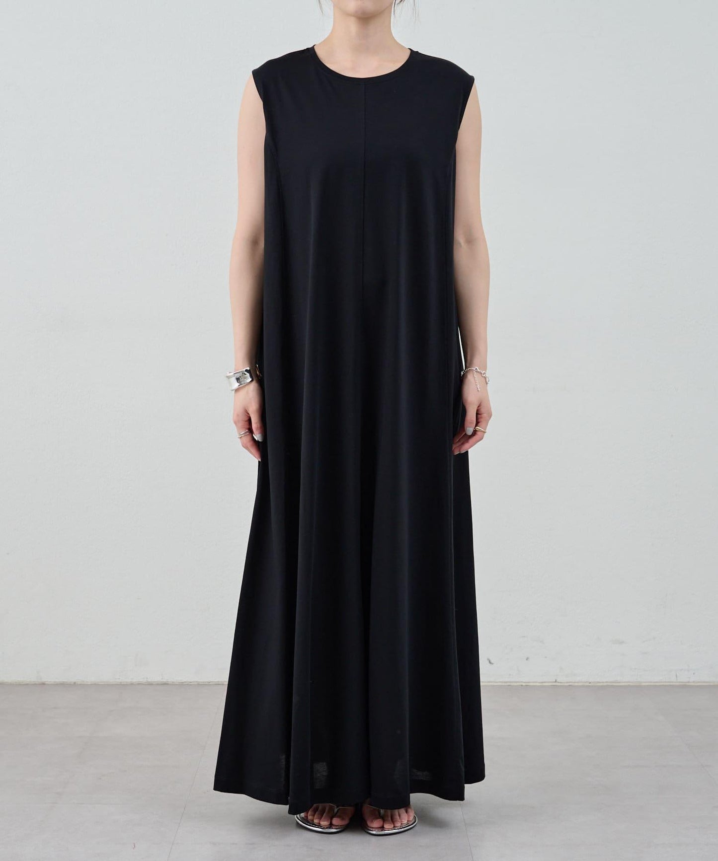 荷葉邊N/S連衣裙