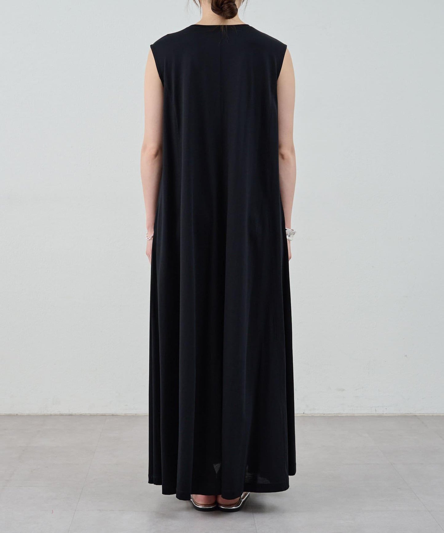 荷葉邊N/S連衣裙