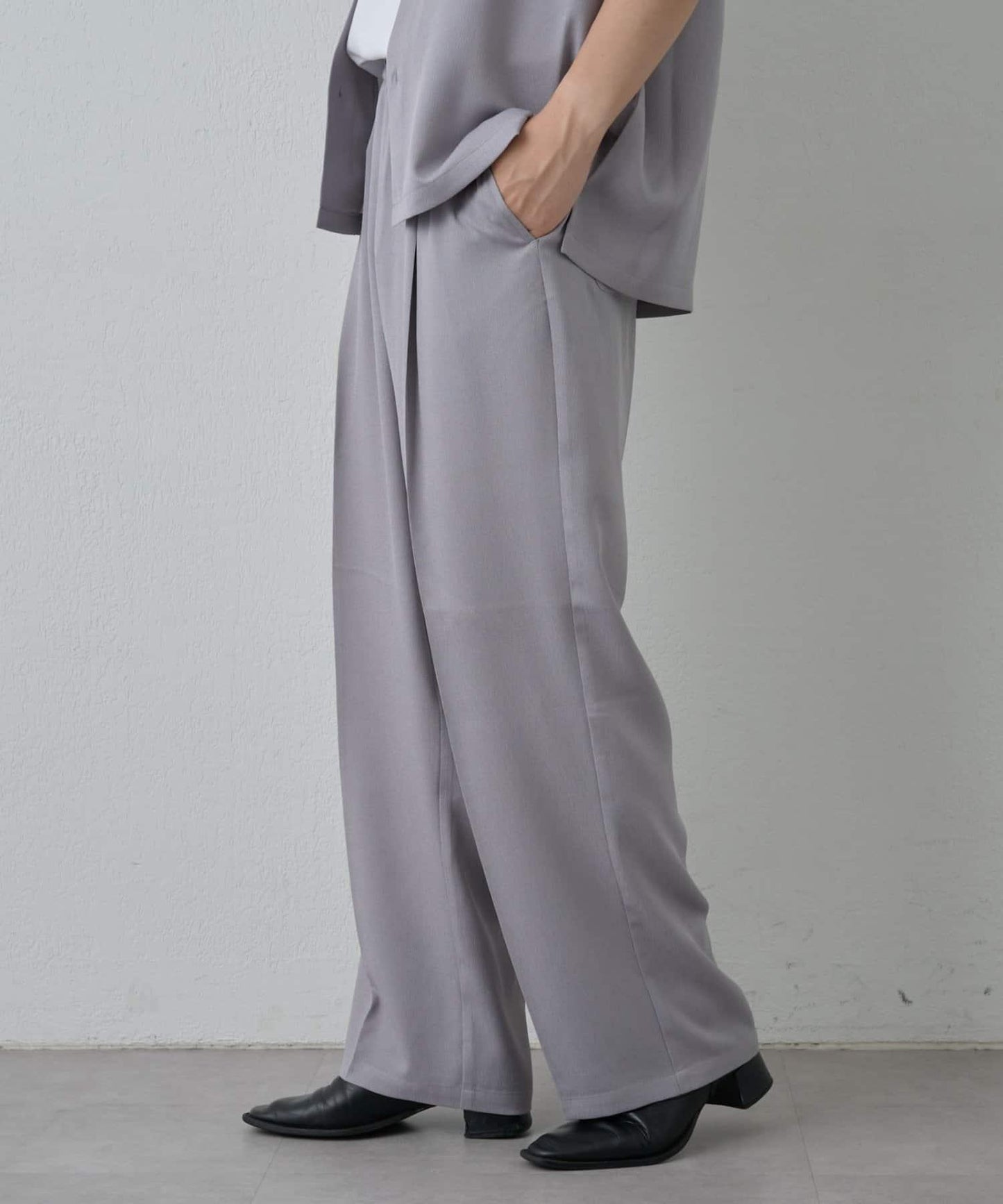 【套裝搭配】淡雅龍易西褲