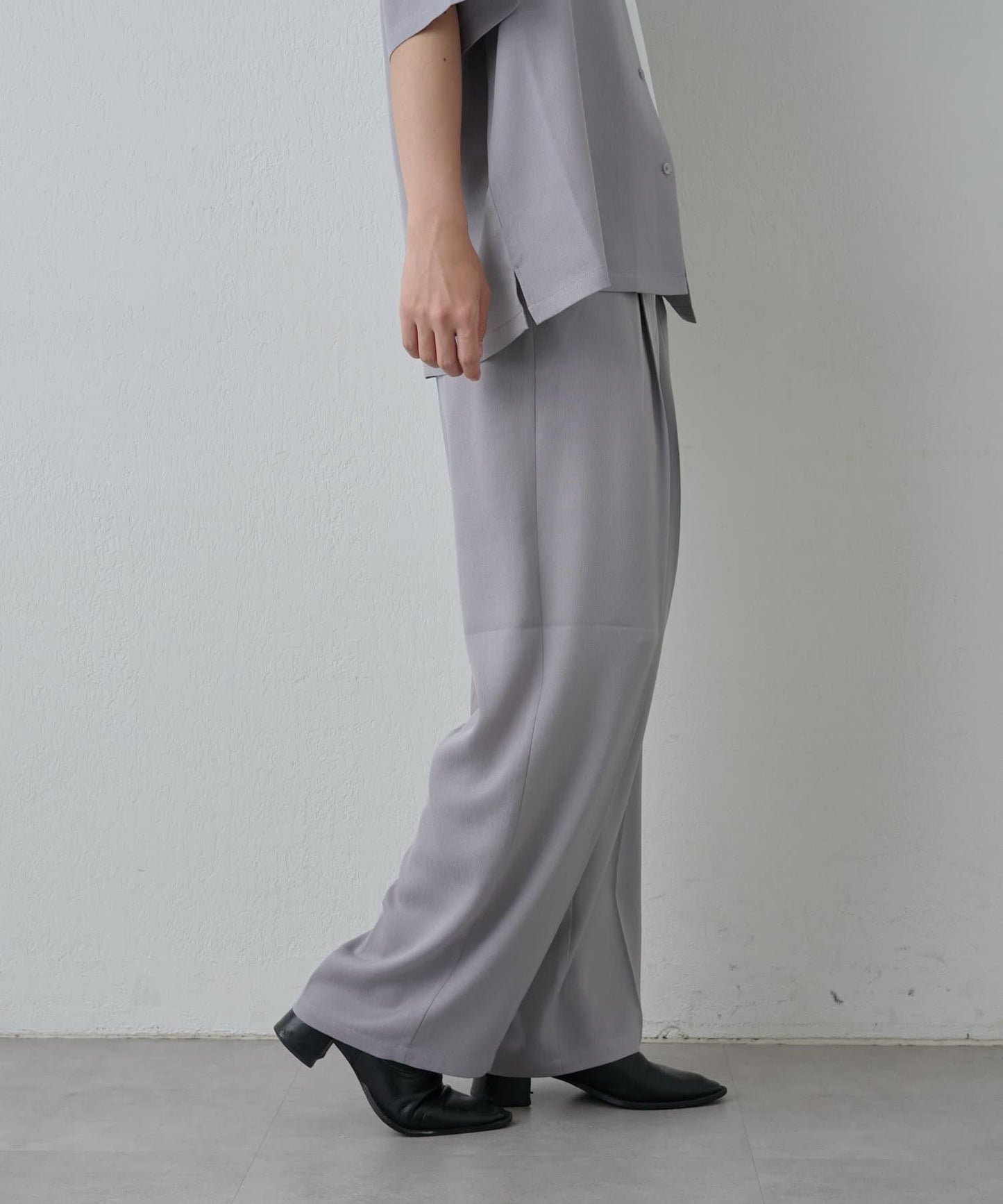 【套裝搭配】淡雅龍易西褲