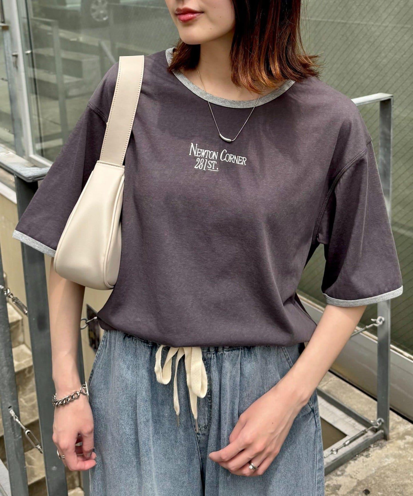 透視細條紋LOGO刺繡環領T恤