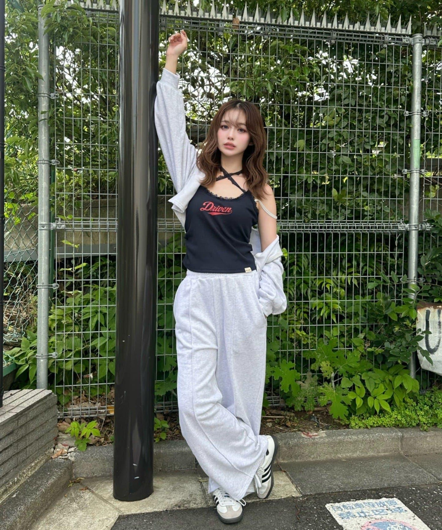 蕾絲logo墊肩疊層背心