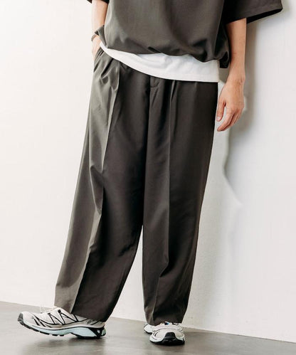 Reflax 功能性材料 寬鬆剪裁 輕鬆 休閒褲