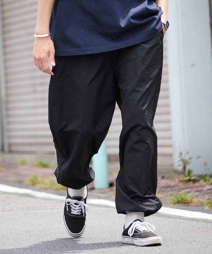 寬鬆直筒尼龍運動褲 / 錐形剪裁 輕便尼龍褲