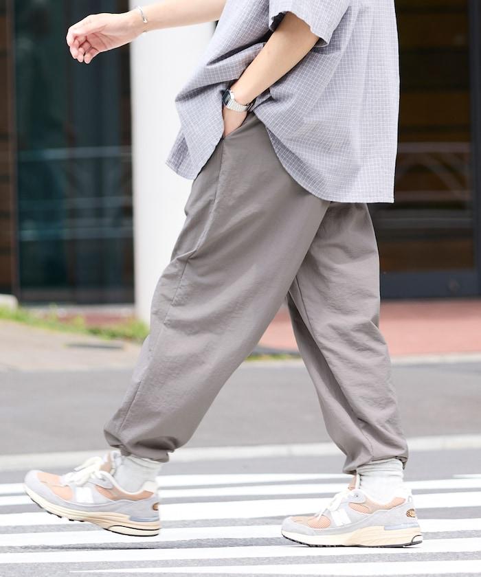寬鬆直筒尼龍運動褲 / 錐形剪裁 輕便尼龍褲