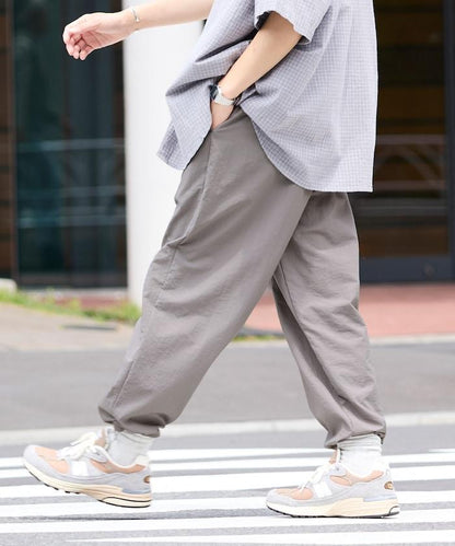 寬鬆直筒尼龍運動褲 / 錐形剪裁 輕便尼龍褲