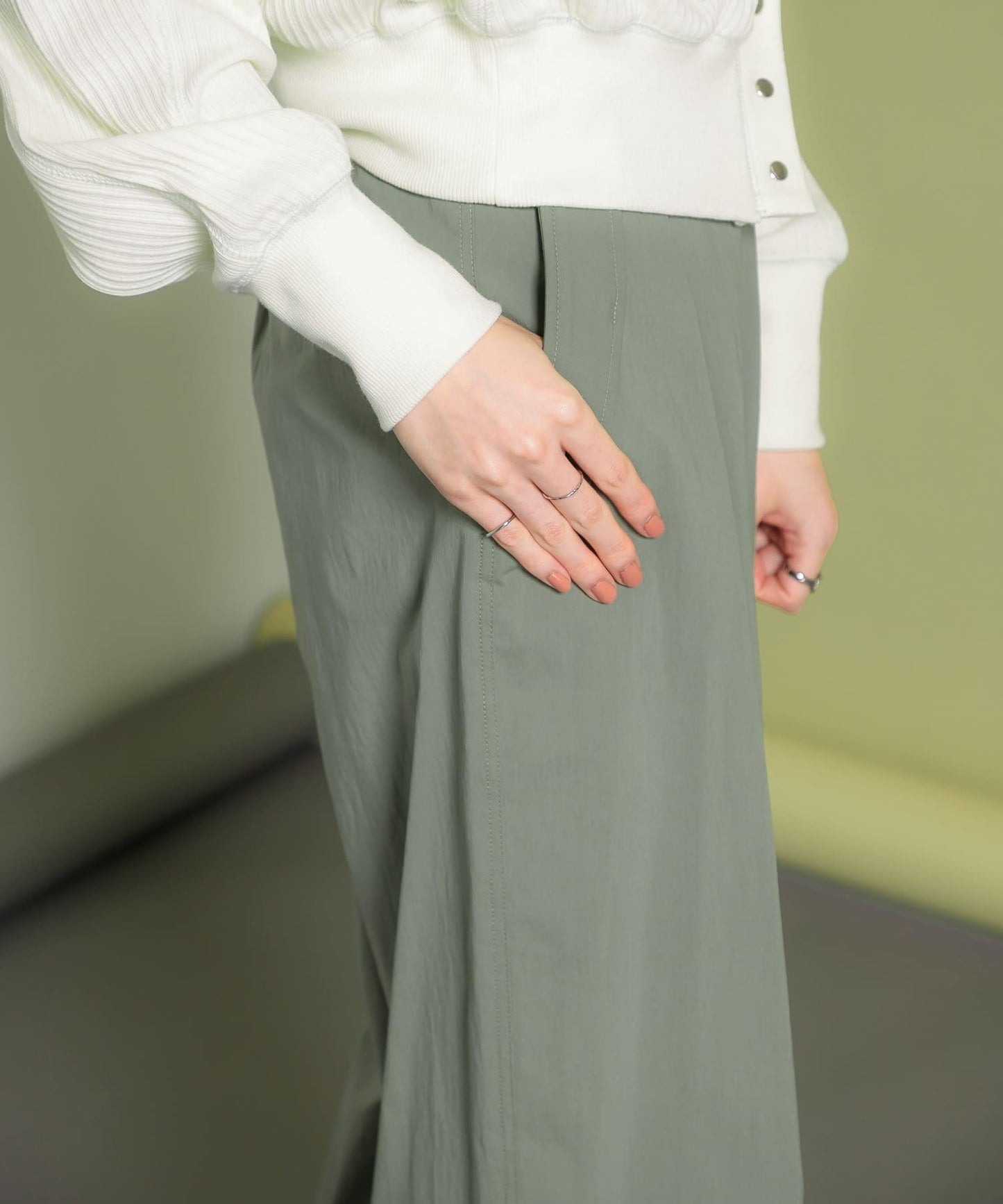 抽繩下襬工裝褲