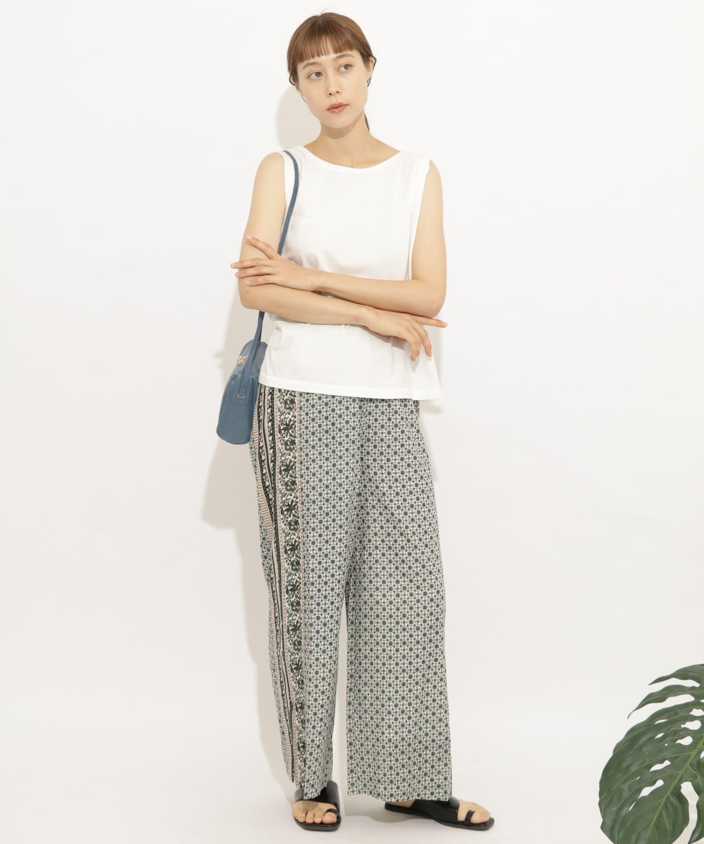 『UR TECH』扭結單肩不對稱上衣