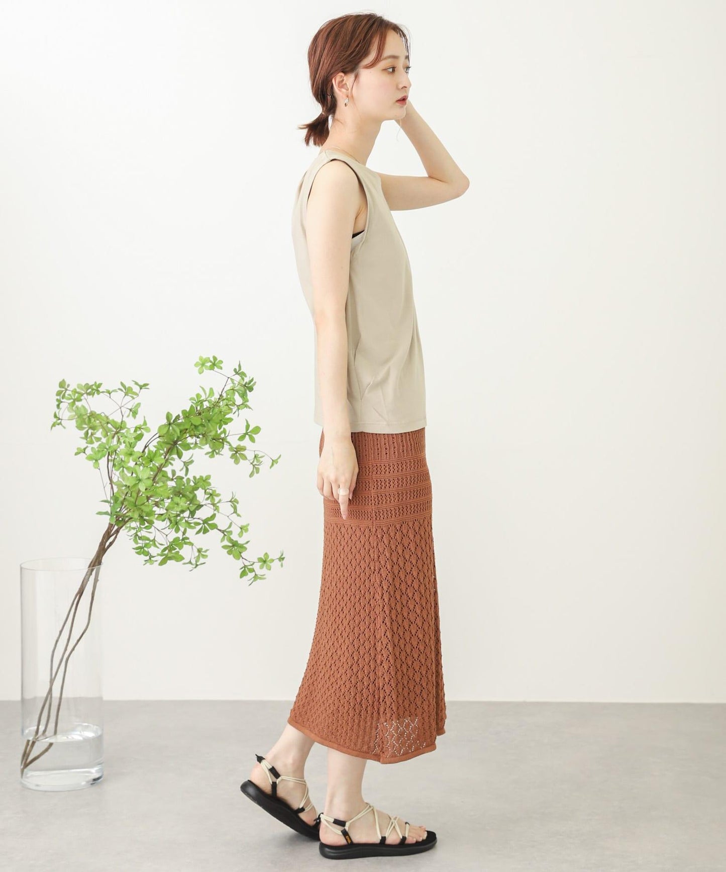 『UR TECH』扭結單肩不對稱上衣