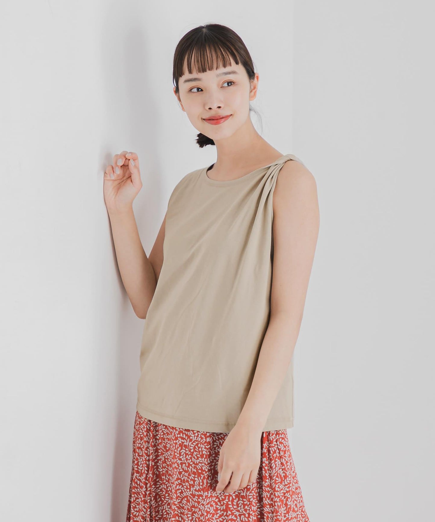 『UR TECH』扭結單肩不對稱上衣