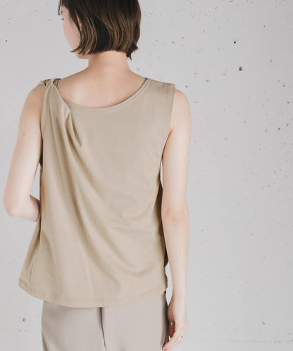 『UR TECH』扭結單肩不對稱上衣