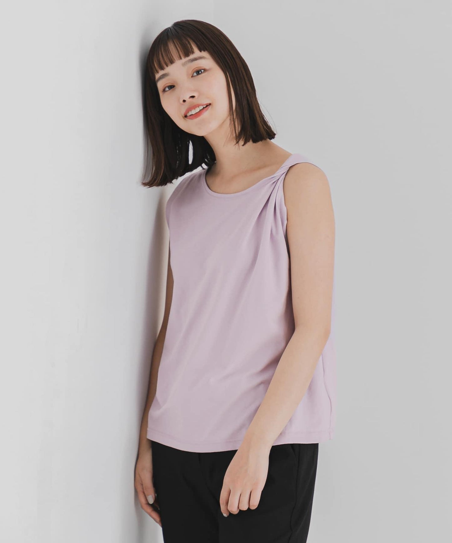 『UR TECH』扭結單肩不對稱上衣