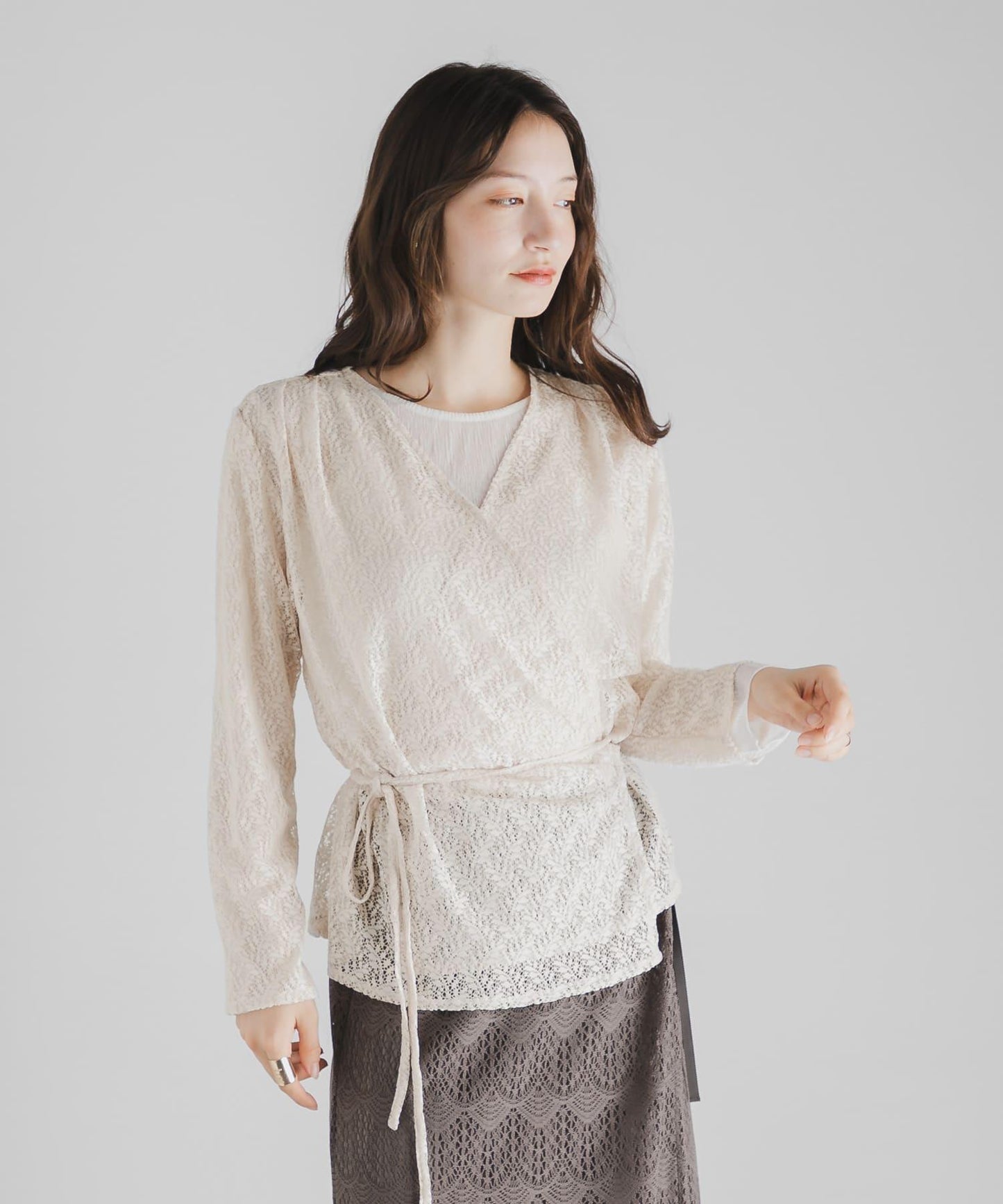 交叉領蕾絲襯衫