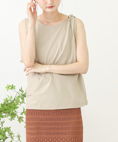 『UR TECH』扭結單肩不對稱上衣