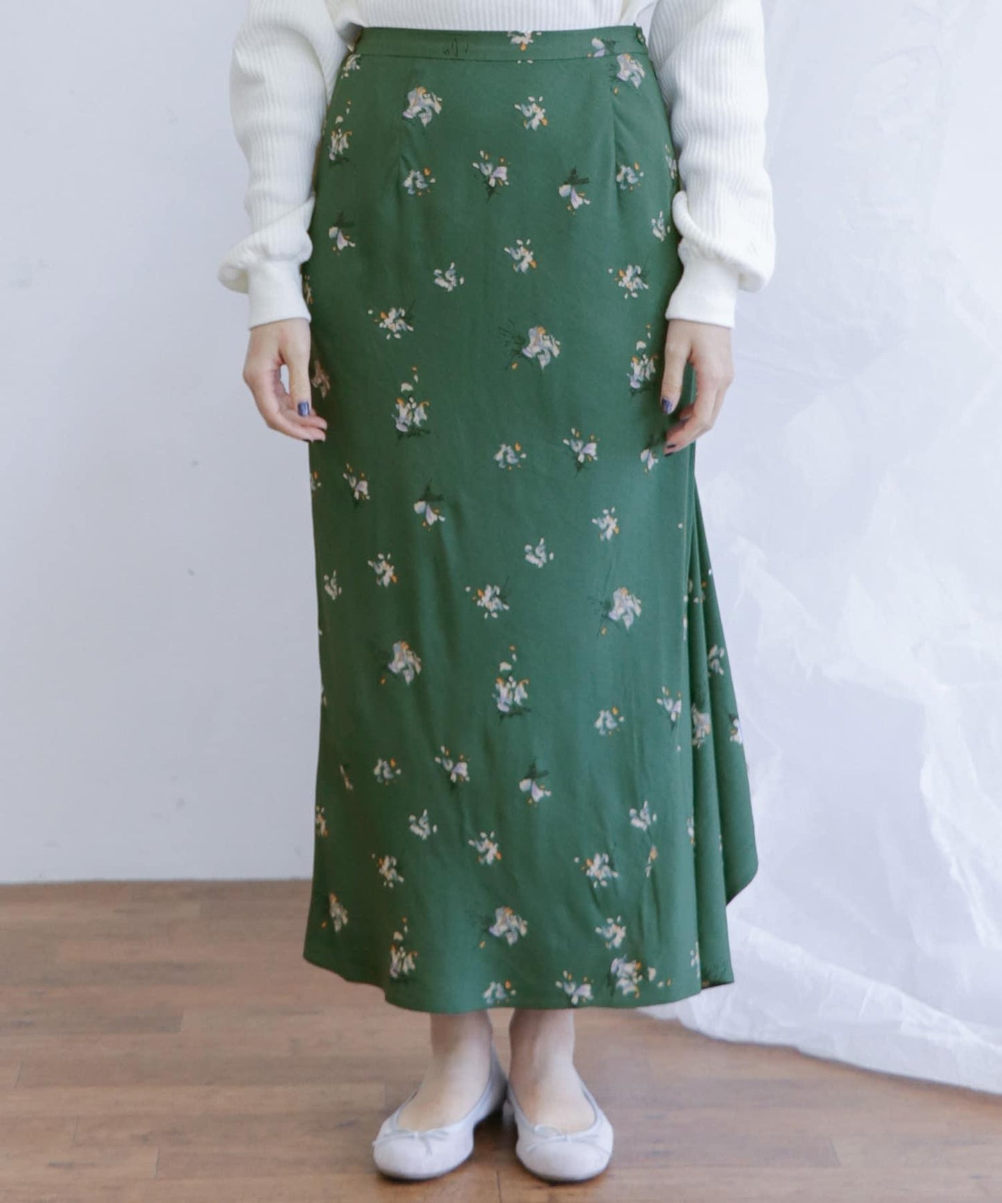 花卉不對稱下襬斜裁半身裙