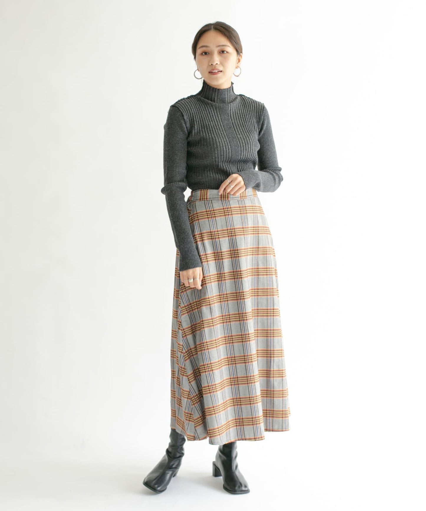 格紋高腰喇叭長裙