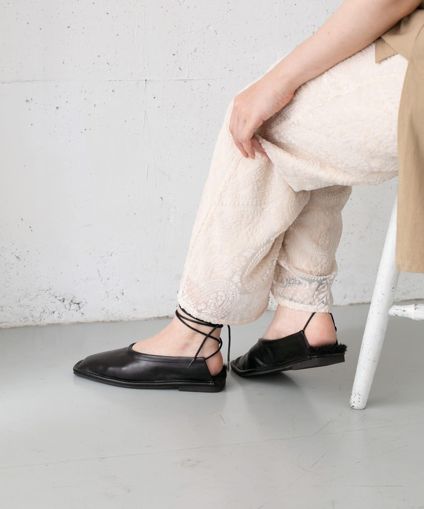 方頭縫線繫帶高跟鞋∴